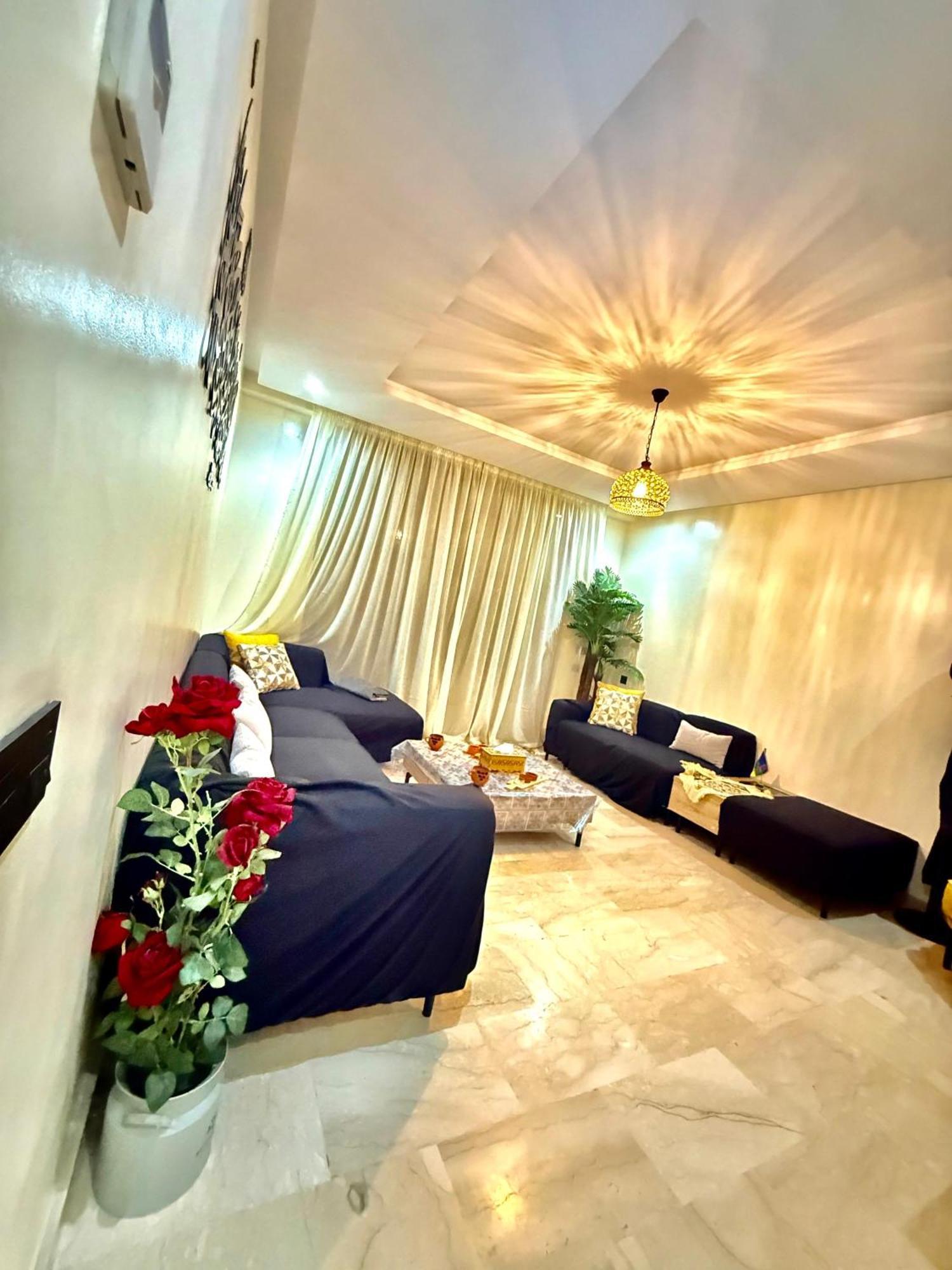 Luxury In Bay شقة